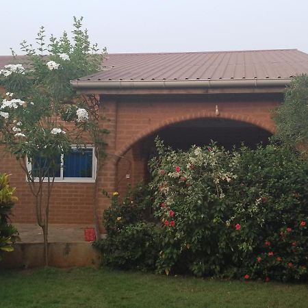 Maison Charlotte Forever Chambre D'Hotes Chez Un Couple Belgo Togolais Lomé Exterior photo