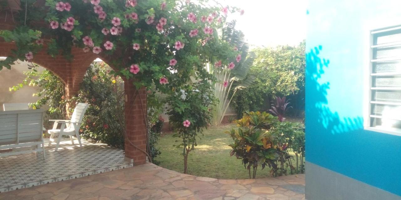 Maison Charlotte Forever Chambre D'Hotes Chez Un Couple Belgo Togolais Lomé Exterior photo